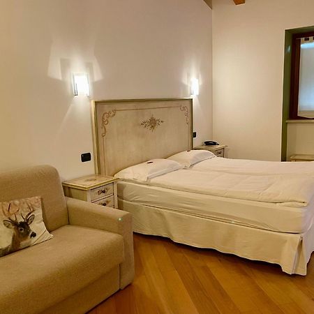 Relais Fontana Rosa B&B Wellness Caprino Veronese Exteriör bild