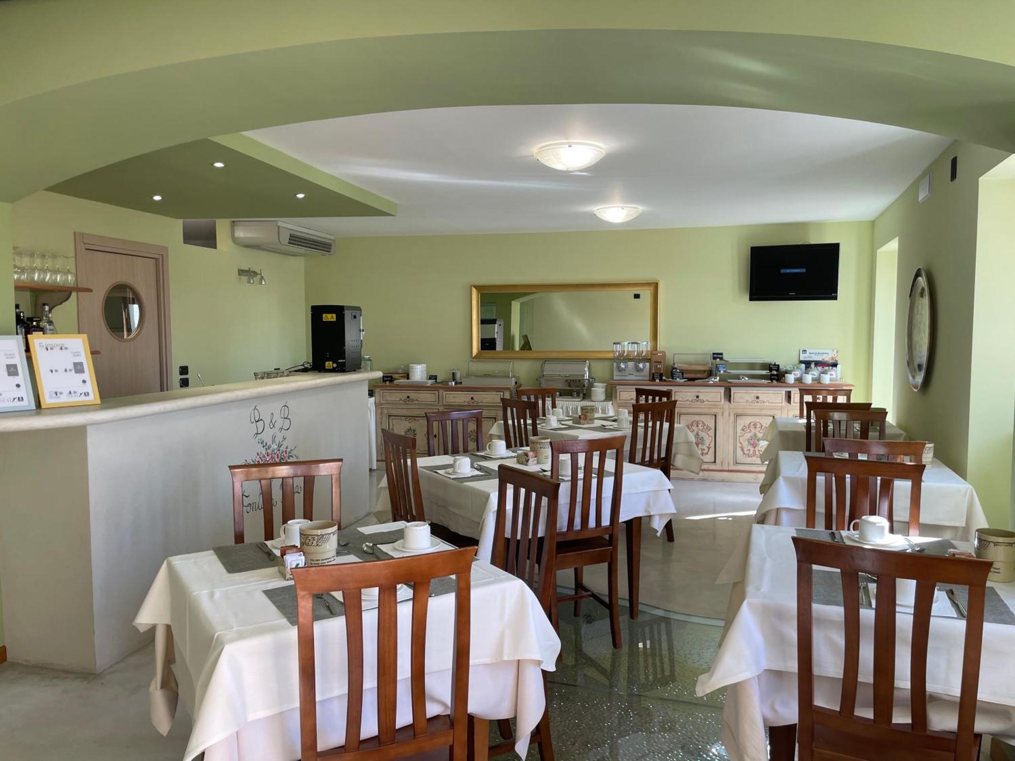 Relais Fontana Rosa B&B Wellness Caprino Veronese Exteriör bild