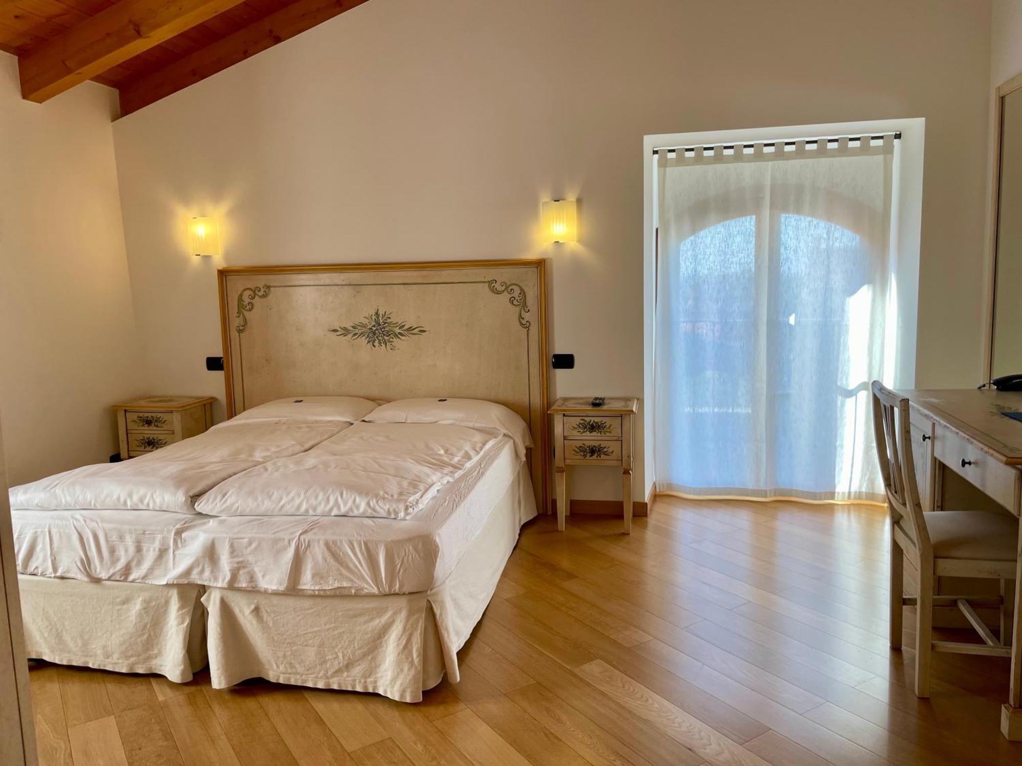 Relais Fontana Rosa B&B Wellness Caprino Veronese Exteriör bild