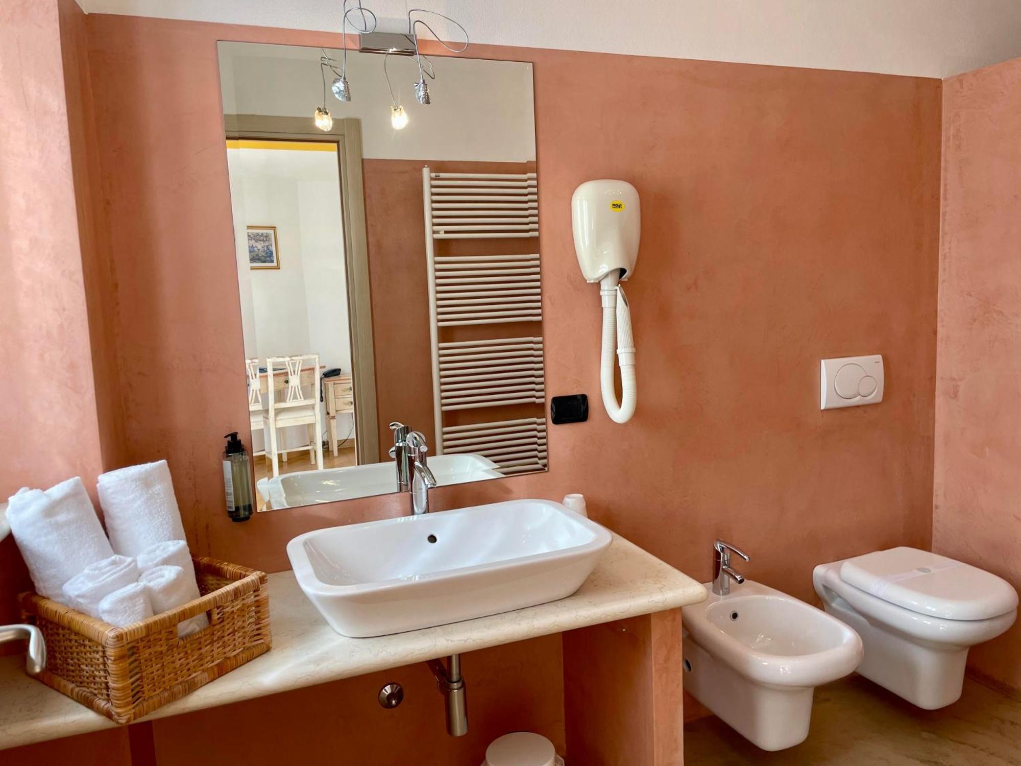 Relais Fontana Rosa B&B Wellness Caprino Veronese Exteriör bild