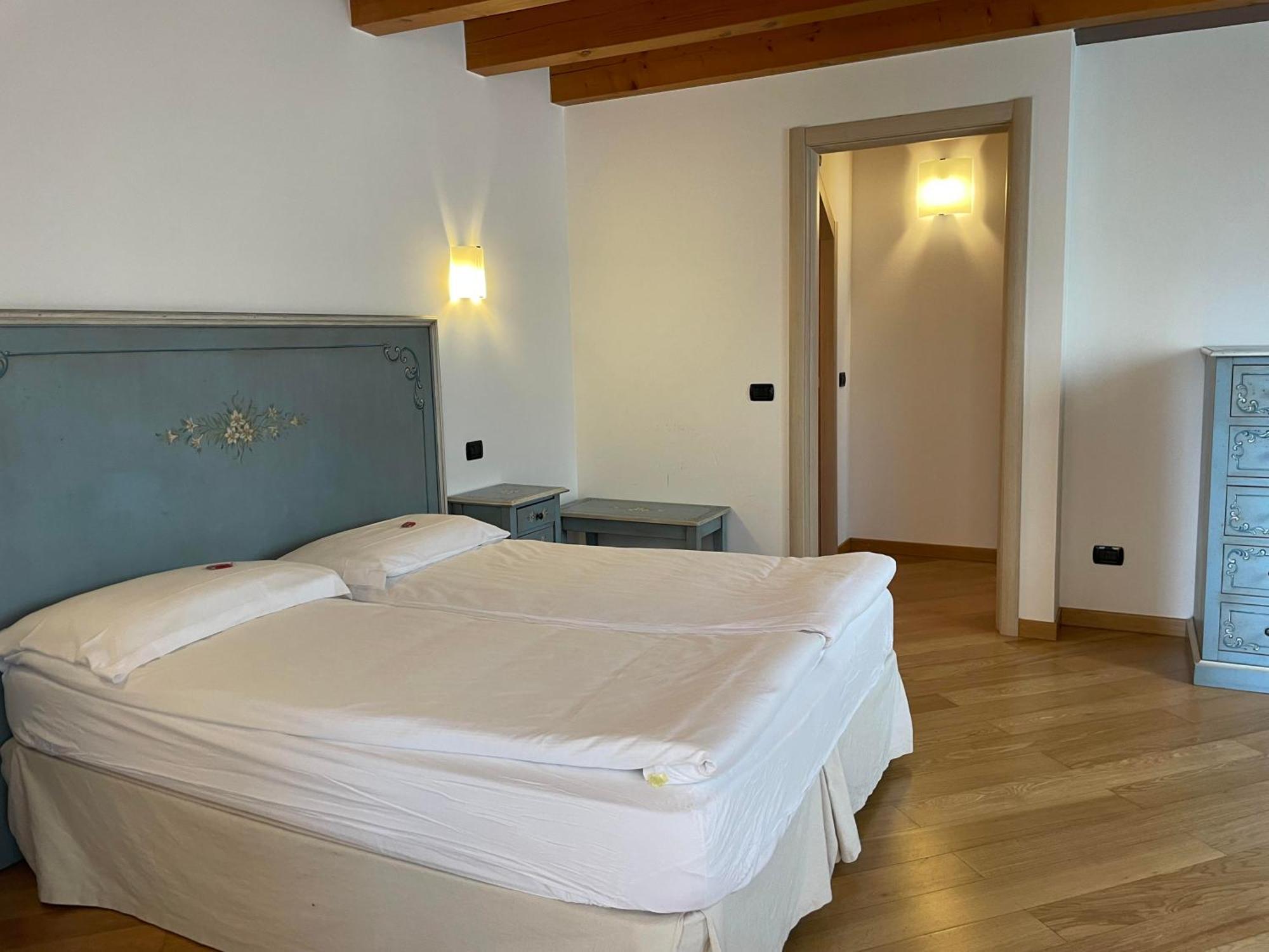 Relais Fontana Rosa B&B Wellness Caprino Veronese Exteriör bild