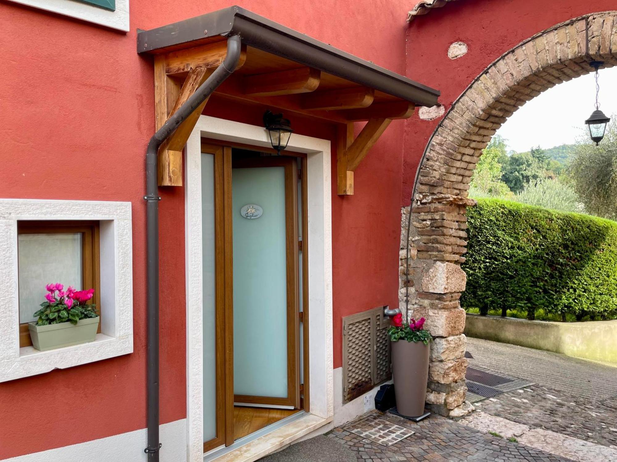 Relais Fontana Rosa B&B Wellness Caprino Veronese Exteriör bild